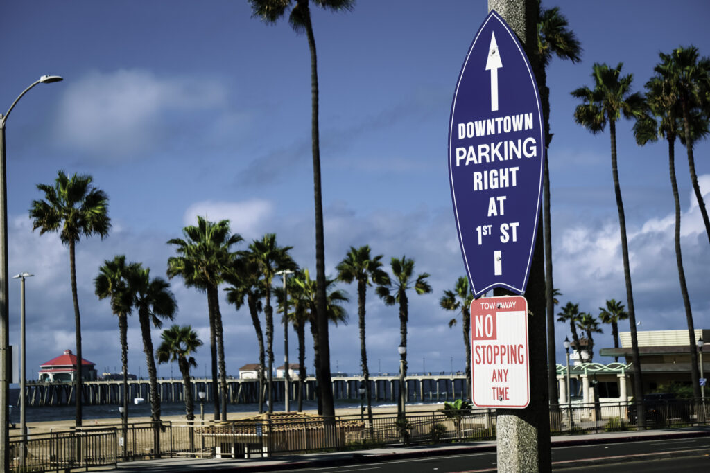downtown huntington beach parking sign